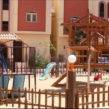 La Sirena Double Room With Mountain View, Families And Couples Only, Extra Of 200 Egyptian Pounds Per Adult Person Per Stay ,To Be Paid To The Resort