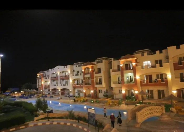 La Sirena Double With Mountain View, Families And Couples Only, Extra Of 180 Egyptian Pounds Per Adult Person Per ,to Be Paid To The Ajn-Szuhna