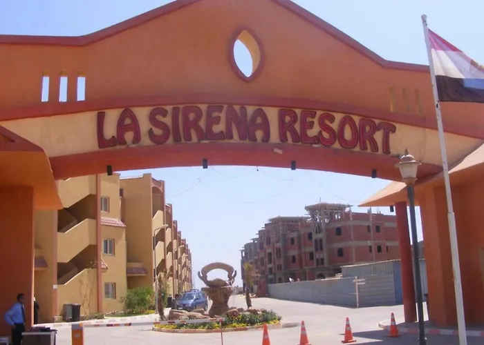 Szálloda La Sirena Double With Mountain View, Families And Couples Only, Extra Of 180 Egyptian Pounds Per Adult Person Per ,to Be Paid To The 3*