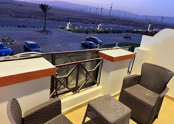 La Sirena Double With Mountain View, Families And Couples Only, Extra Of 180 Egyptian Pounds Per Adult Person Per ,to Be Paid To The Ajn-Szuhna